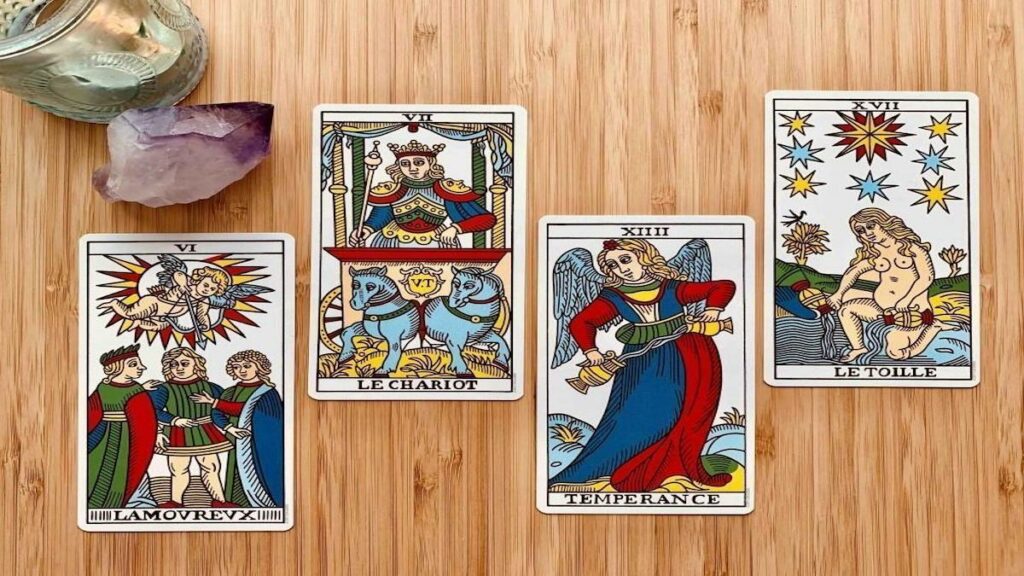La carte de tarot qui vous aide à surmonter les défis pour atteindre l'abondance ce mois-ci